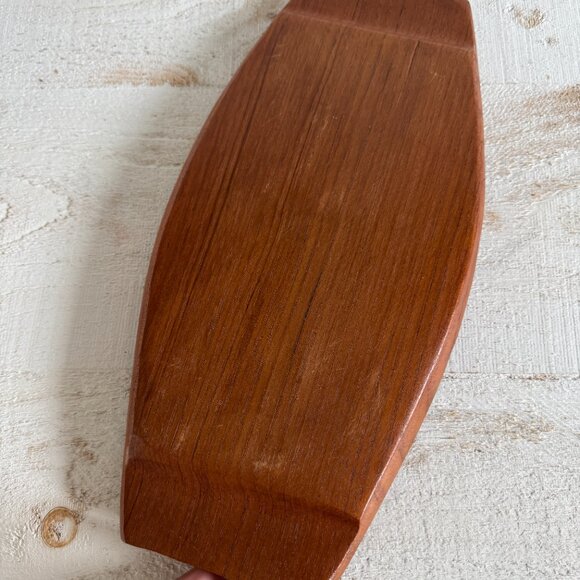 Vintage Solid Teak Long Flat Tray with Carved Flower Detailing - Picture 9 of 12